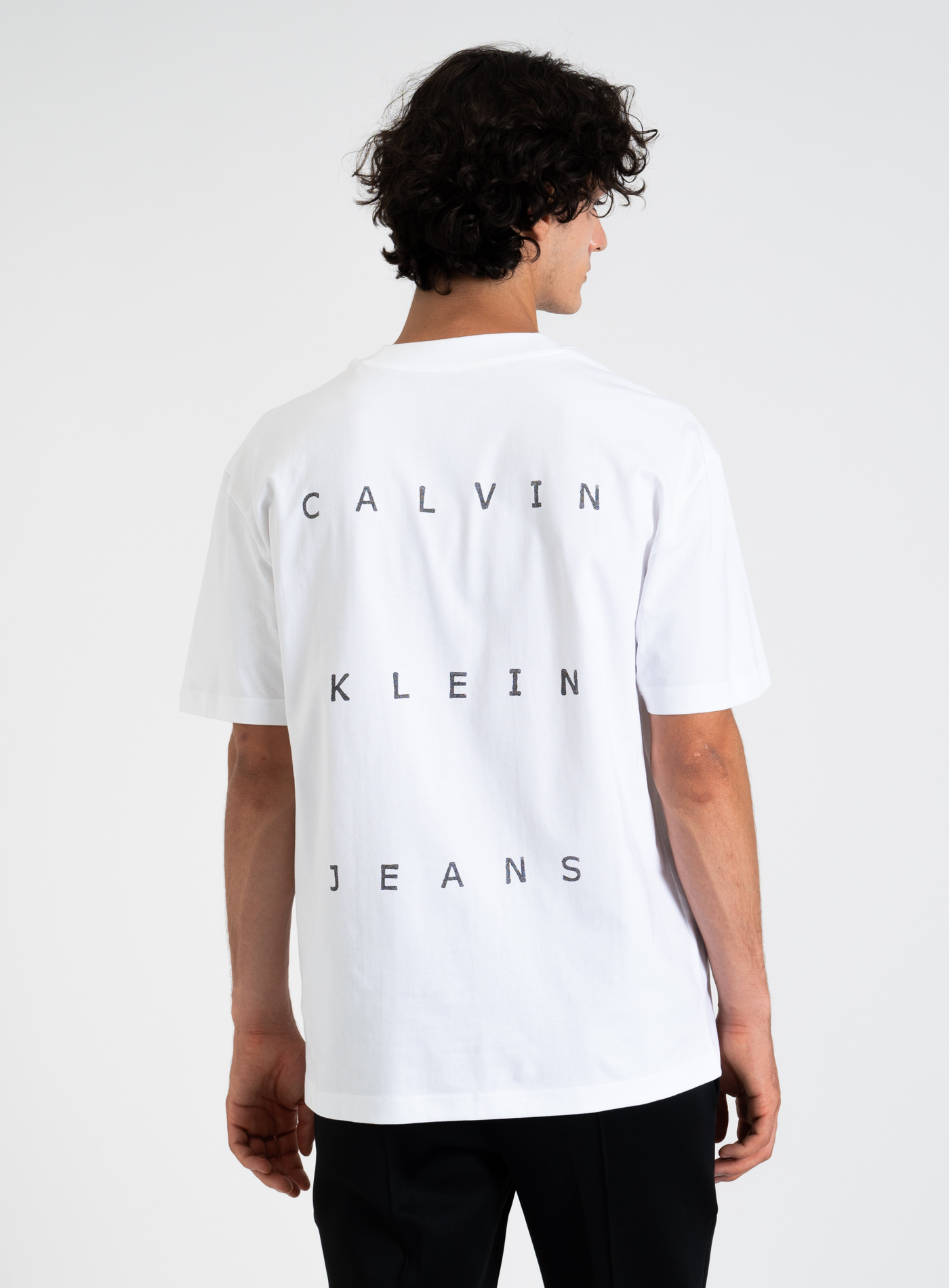 T shirt calvin klein scontate hotsell